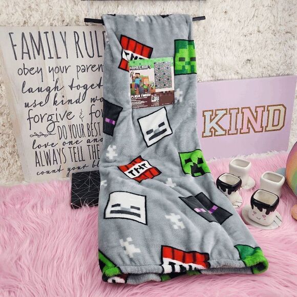NWT {Fortnite} Creepers: Ultra Soft Plush {Throw} Blanket  50x60 NWT - Picture 1 of 5